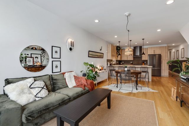 1810 S Racine Avenue 1, Chicago, IL 60608