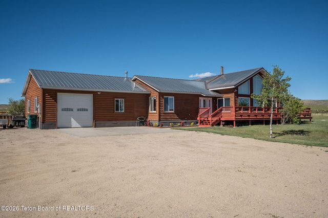 40 N JAMES Lane, Pinedale, WY 82941