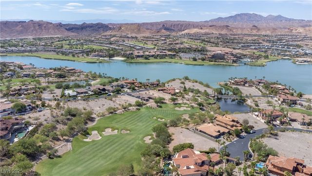 1 Rue De Chateau Place, Henderson, NV 89011