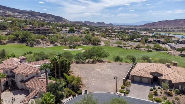 1 Rue De Chateau Place, Henderson, NV 89011