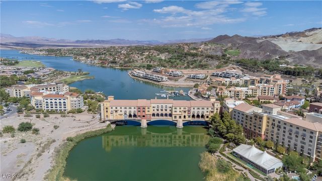 1 Rue De Chateau Place, Henderson, NV 89011