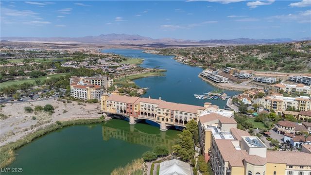 1 Rue De Chateau Place, Henderson, NV 89011