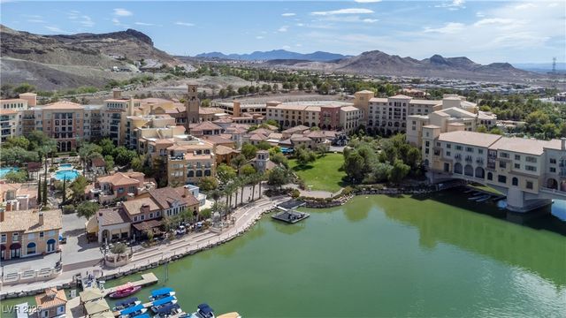 1 Rue De Chateau Place, Henderson, NV 89011