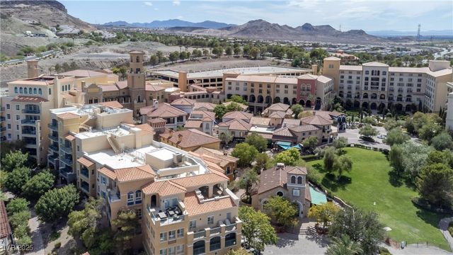 1 Rue De Chateau Place, Henderson, NV 89011