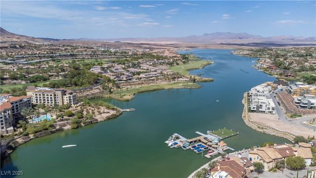 1 Rue De Chateau Place, Henderson, NV 89011