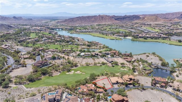 1 Rue De Chateau Place, Henderson, NV 89011