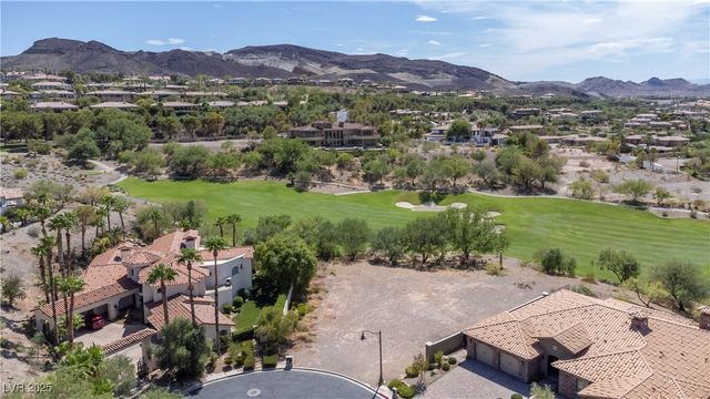 1 Rue De Chateau Place, Henderson, NV 89011