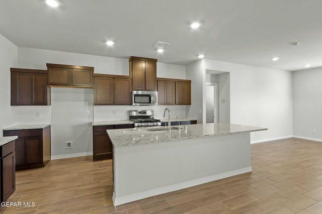 5785 LAS RAMBLAS Avenue, El Paso, TX 79934