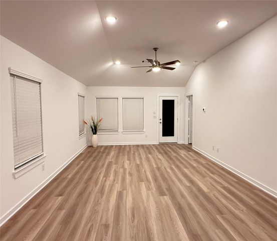 3339 Silvery Bryum Drive, Rosenberg, TX 77471