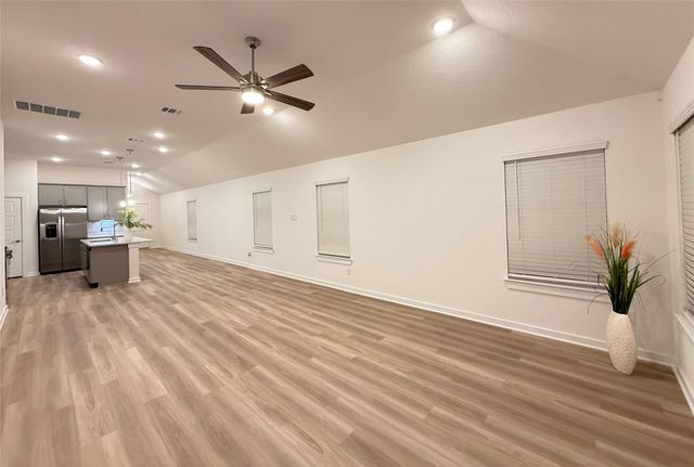 3339 Silvery Bryum Drive, Rosenberg, TX 77471