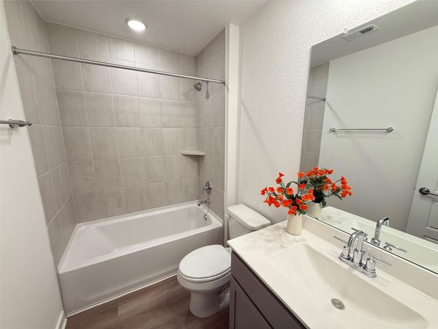 3339 Silvery Bryum Drive, Rosenberg, TX 77471