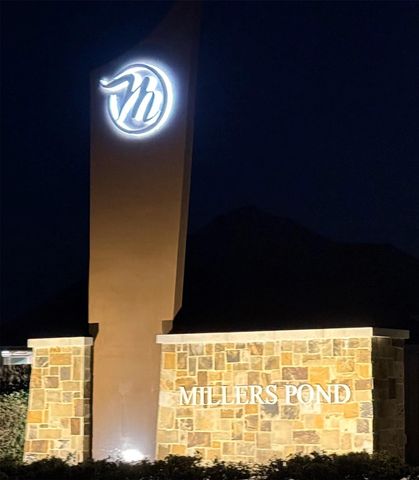 3339 Silvery Bryum Drive, Rosenberg, TX 77471