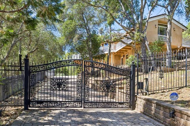 21220 Blue Hills Lane, Saratoga, CA 95070