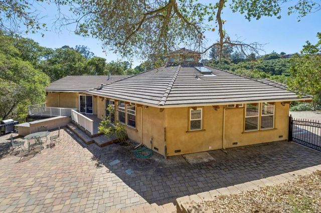 21220 Blue Hills Lane, Saratoga, CA 95070