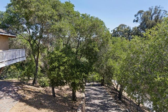 21220 Blue Hills Lane, Saratoga, CA 95070