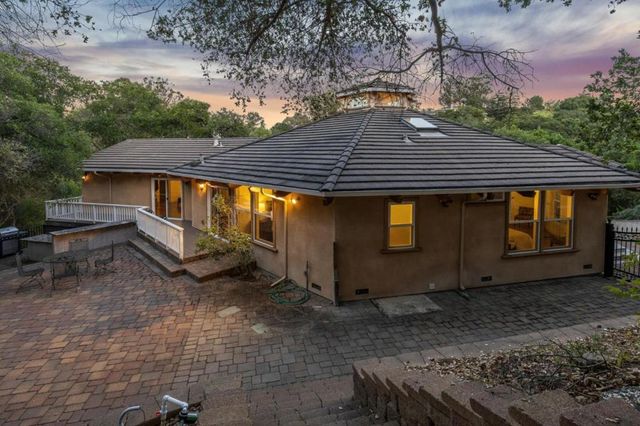21220 Blue Hills Lane, Saratoga, CA 95070