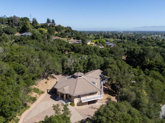 21220 Blue Hills Lane, Saratoga, CA 95070