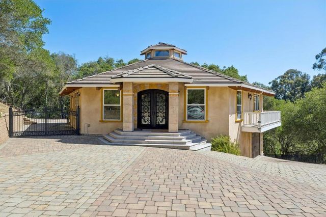21220 Blue Hills Lane, Saratoga, CA 95070