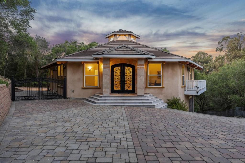 21220 Blue Hills Lane, Saratoga, CA 95070