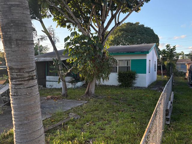 5663 Flagler Street, Hollywood, FL 33023