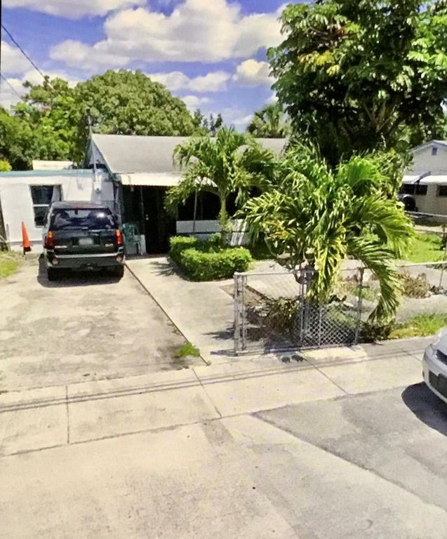 5663 Flagler Street, Hollywood, FL 33023