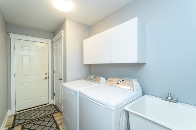 2743 Pinewood Ridge Drive SE, Rochester, MN 55904