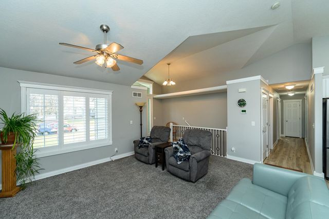 2743 Pinewood Ridge Drive SE, Rochester, MN 55904