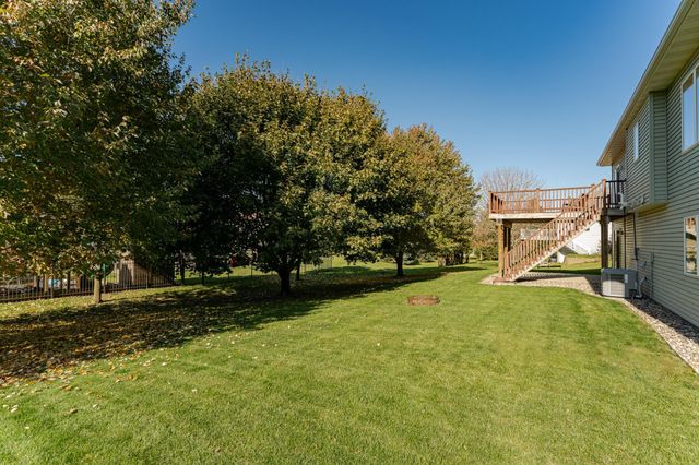 2743 Pinewood Ridge Drive SE, Rochester, MN 55904