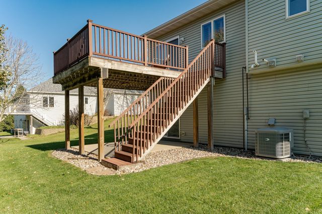 2743 Pinewood Ridge Drive SE, Rochester, MN 55904