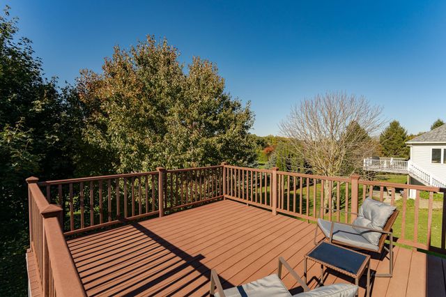 2743 Pinewood Ridge Drive SE, Rochester, MN 55904