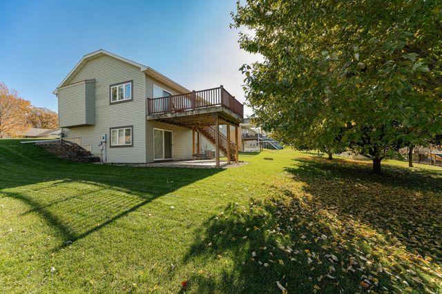 2743 Pinewood Ridge Drive SE, Rochester, MN 55904