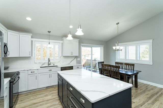 2743 Pinewood Ridge Drive SE, Rochester, MN 55904