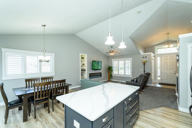 2743 Pinewood Ridge Drive SE, Rochester, MN 55904