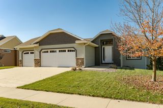 2743 Pinewood Ridge Drive SE, Rochester, MN 55904