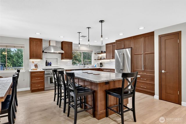 2315 SW 118th Court, Burien, WA 98146