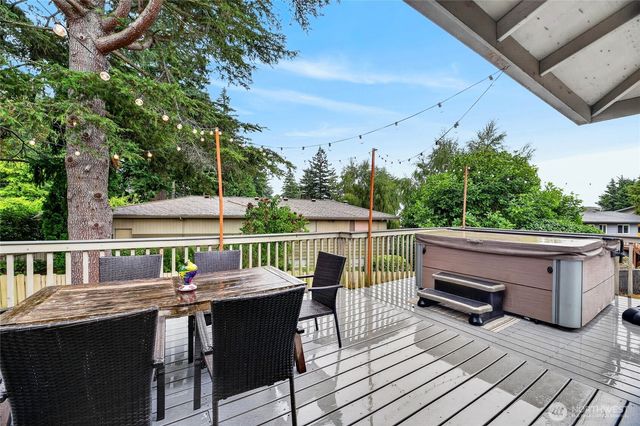 2315 SW 118th Court, Burien, WA 98146