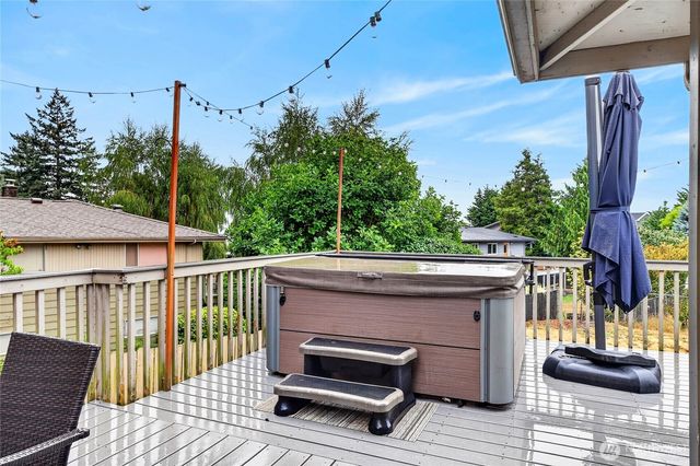 2315 SW 118th Court, Burien, WA 98146