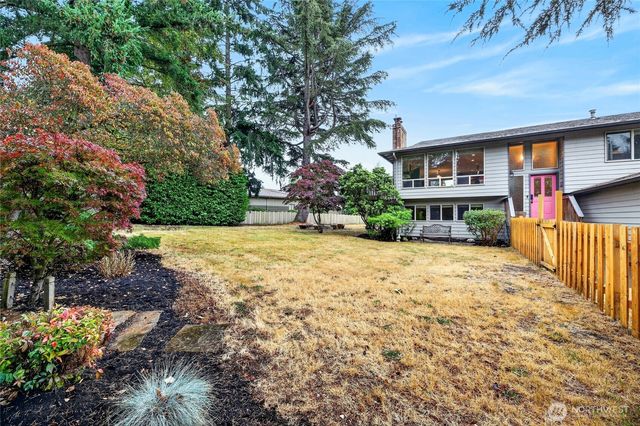 2315 SW 118th Court, Burien, WA 98146