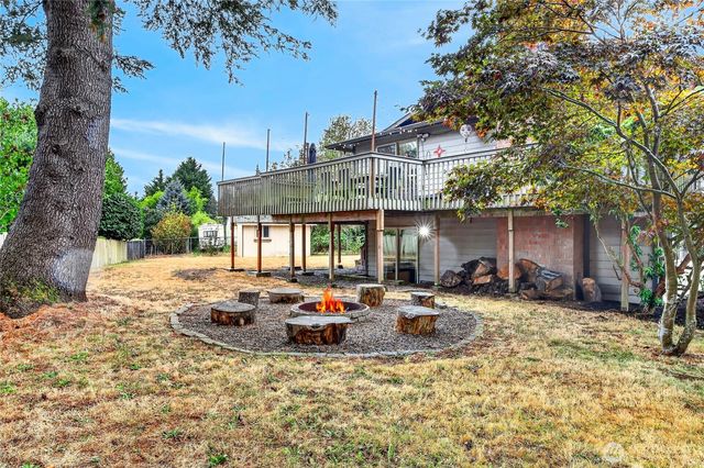 2315 SW 118th Court, Burien, WA 98146