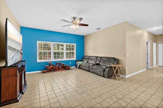 28 MONTAUK LANE, Palm Coast, FL 32164