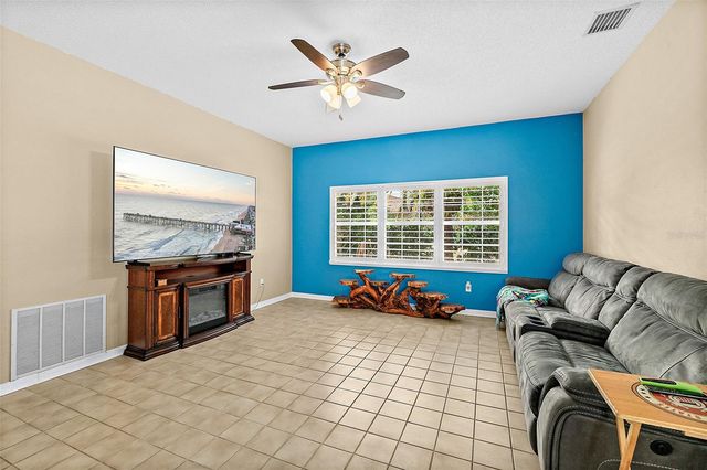 28 MONTAUK LANE, Palm Coast, FL 32164