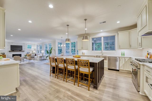 2236 LAUREL RIDGE RD, Vienna, VA 22181