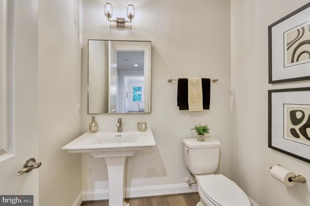 2236 LAUREL RIDGE RD, Vienna, VA 22181