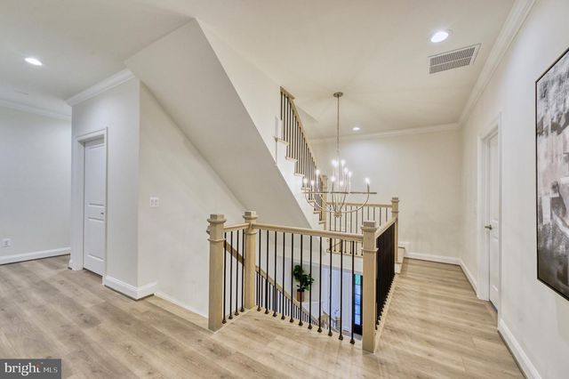 2236 LAUREL RIDGE RD, Vienna, VA 22181