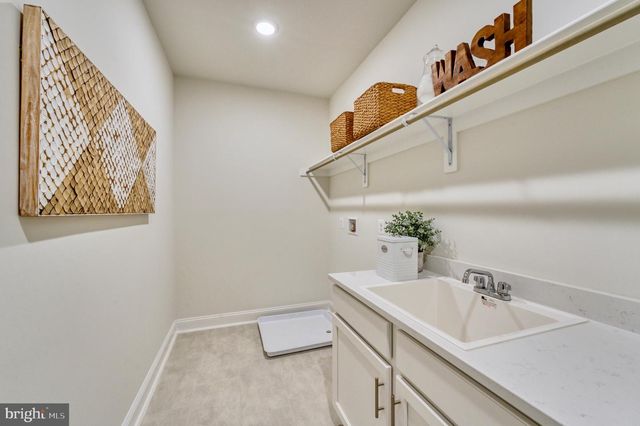 2236 LAUREL RIDGE RD, Vienna, VA 22181