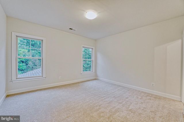 2236 LAUREL RIDGE RD, Vienna, VA 22181
