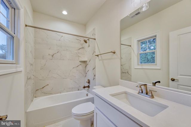 2236 LAUREL RIDGE RD, Vienna, VA 22181