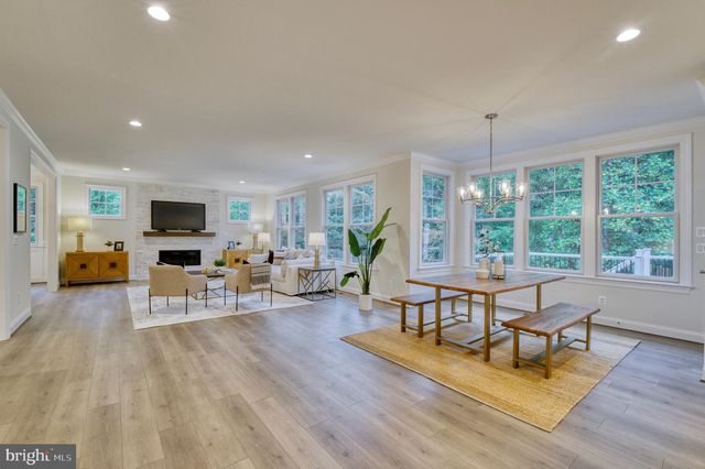 2236 LAUREL RIDGE RD, Vienna, VA 22181