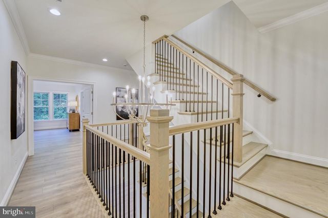 2236 LAUREL RIDGE RD, Vienna, VA 22181