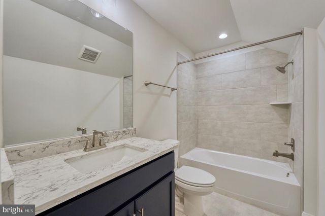 2236 LAUREL RIDGE RD, Vienna, VA 22181